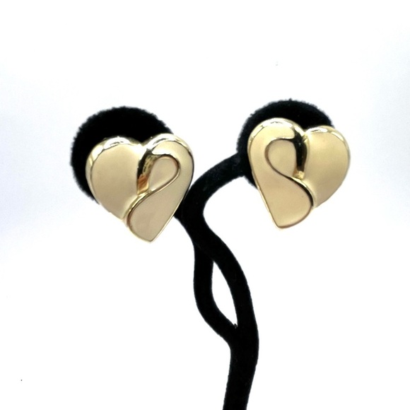 Heart Earrings Gold Tone and Cream Enamel Heart Earrings ❤️ Clip on - Picture 5 of 13